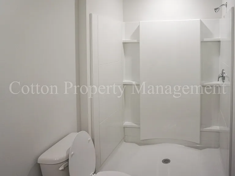 602 Draymore Dr NE — Photo 15