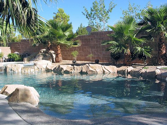 Pool right side