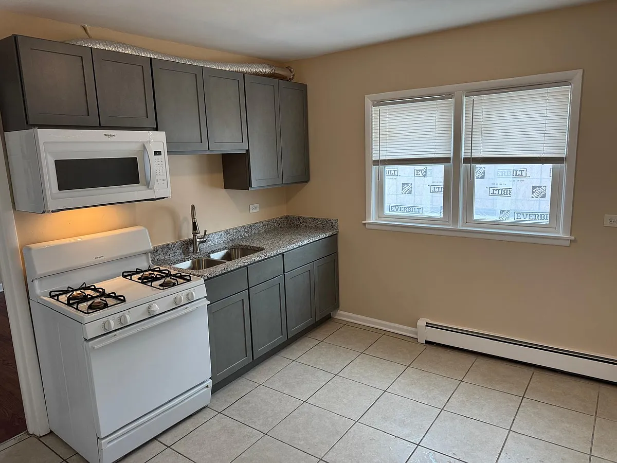 Building Photo - 810 S 19th Ave #2W