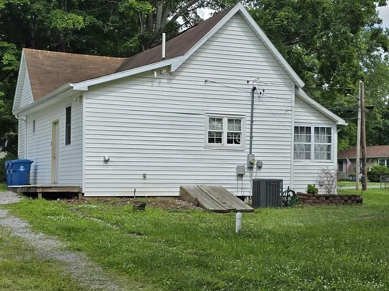 314 Chestnut St — Photo 15