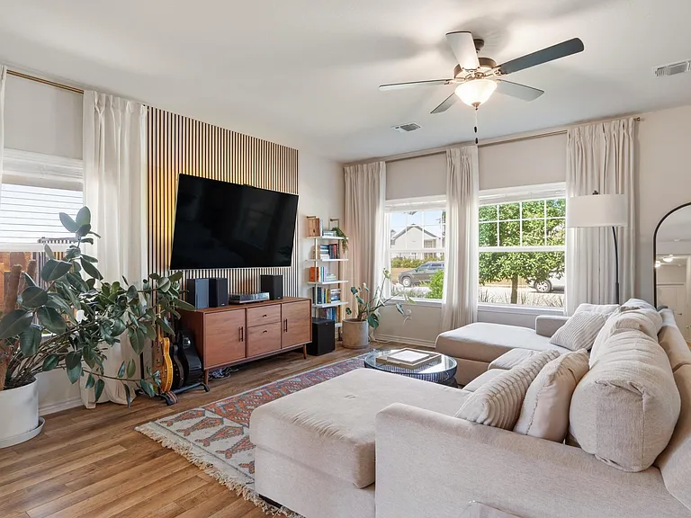 9207 Looksee Ln — Photo 7