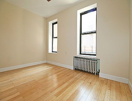 5th image of 11880 Metropolitan Ave APT 1J