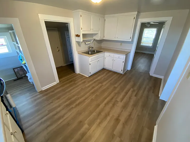 105 Lake Ave — Photo 8