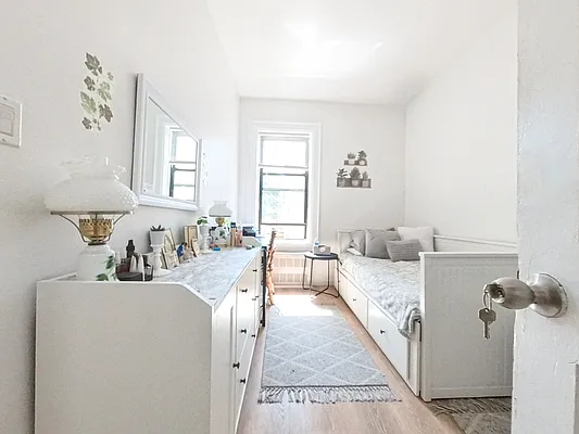 Rented by Remax Edge | media 19