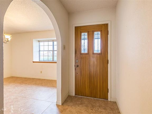 5th image of 4609 Pamela Dr