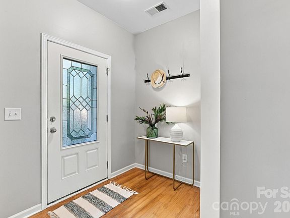 3rd image of 6027 Turkey Oak Ln