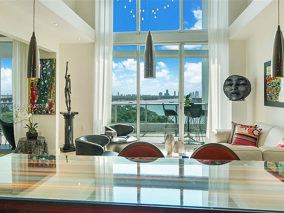 3rd image of 900 Biscayne Blvd APT 1109