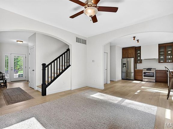 3rd image of 262 Sunset Villa Ln