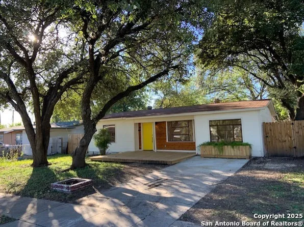 342 BASSWOOD DR, San Antonio, TX 78213