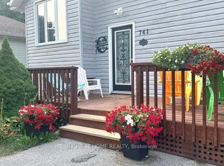741 Innisfil Beach Rd, Innisfil, ON L9S4E4