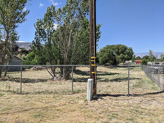 3rd image of 1683 Chain Ave