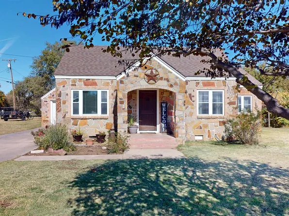 516 E 1st St, Shattuck, OK 73858