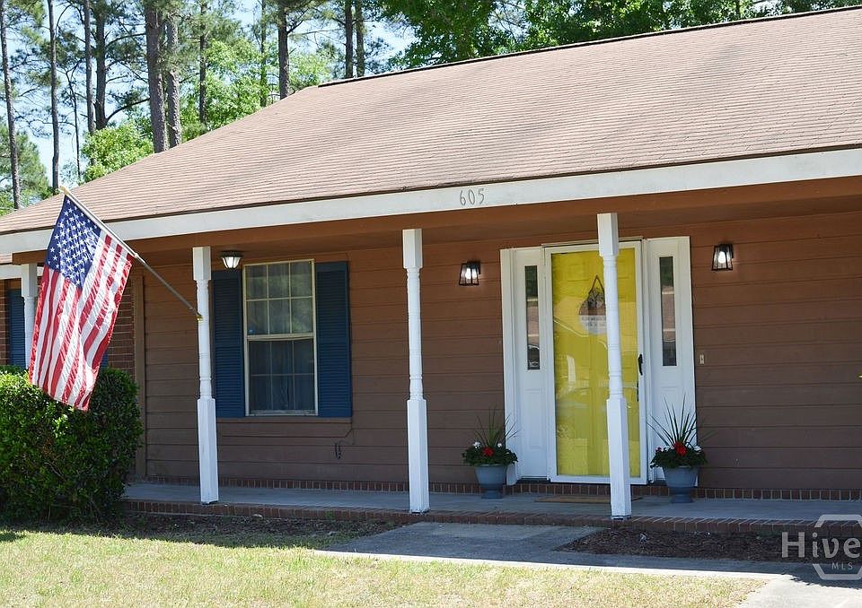 1st image of 605 Windhaven Drive