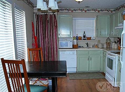 5th image of 3002 E Park Dr