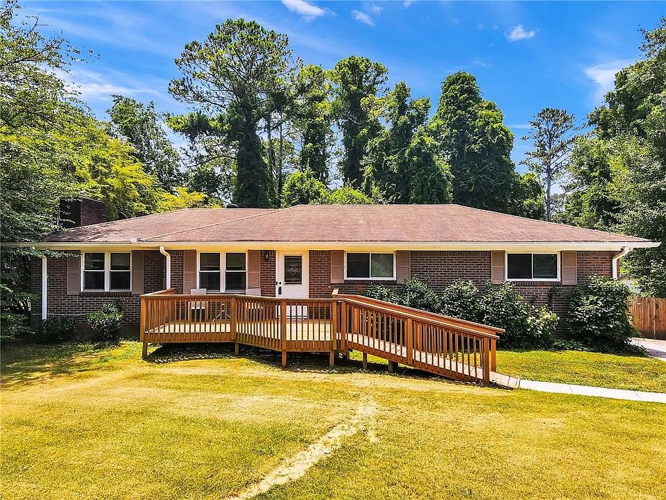 1st image of 604 Evergreen Dr