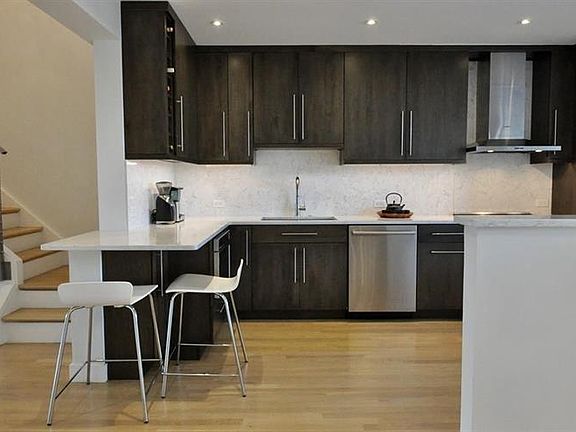 3rd image of 27 9th St #27