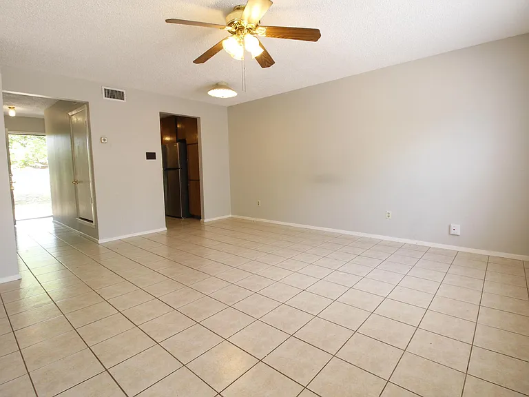 513 S Beverly St #C — Photo 5