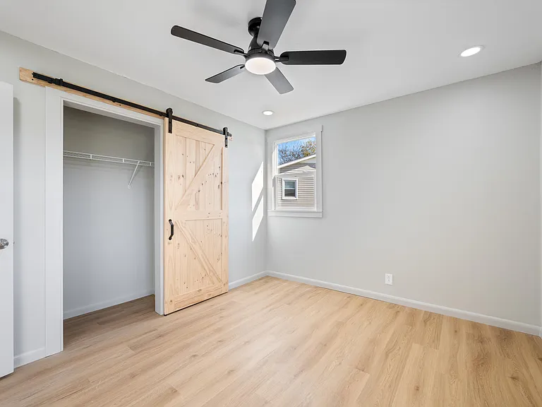 609 McPherson Ct S — Photo 3