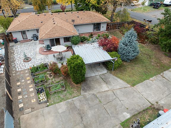 3rd image of 1294 Corona Ave