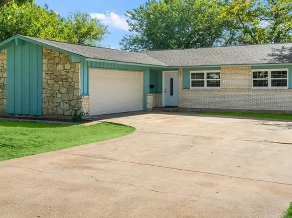 2722 Western Park Dr, Dallas, TX 75211