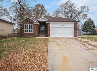 15241 R St, Omaha, NE 68137