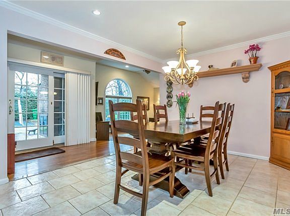 4th image of 165 Garden St