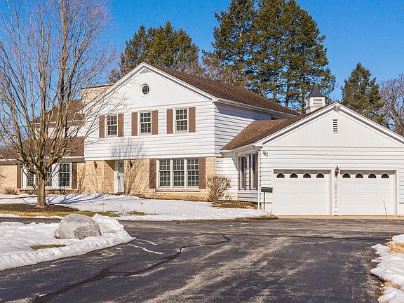 4th image of 901 Woodlawn Dr
