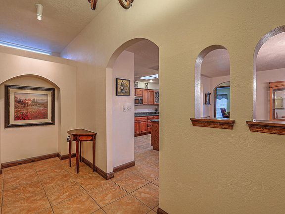 5th image of 633 Parkside Dr NE