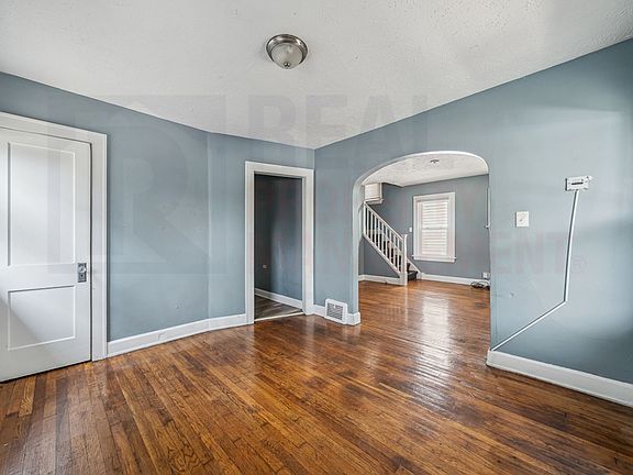 3rd image of 10613 Avon Ave