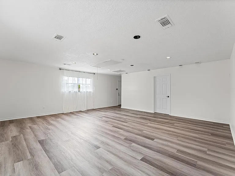 110 Shadow Wood Dr — Photo 31