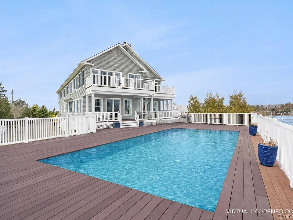 176 Beach Ln