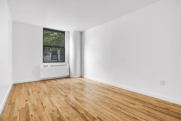 Rented by Compass | media 19