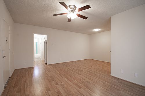 3rd image of 4221 McLaughlin Ave