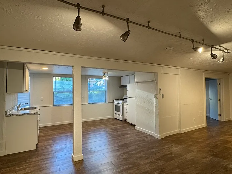 68 NE Stanton St #1K — Photo 7