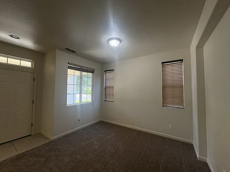 3564 Sarasota Ave — Photo 2