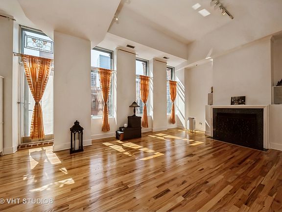 2nd image of 165 N Canal St APT 1525