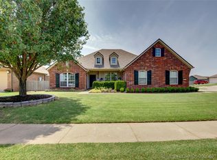 4901 E Fort Worth St, Broken Arrow, OK 74014
