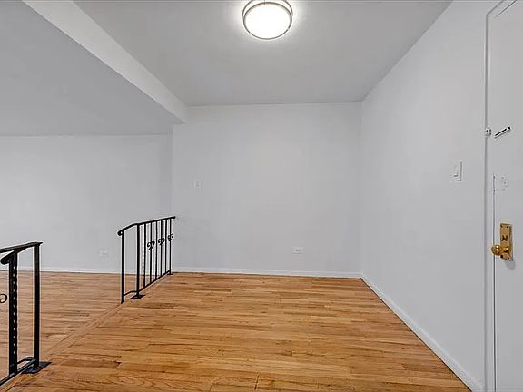 2nd image of 425 E 26th St APT 3G