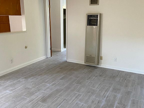 5th image of 921 E Las Tunas Dr