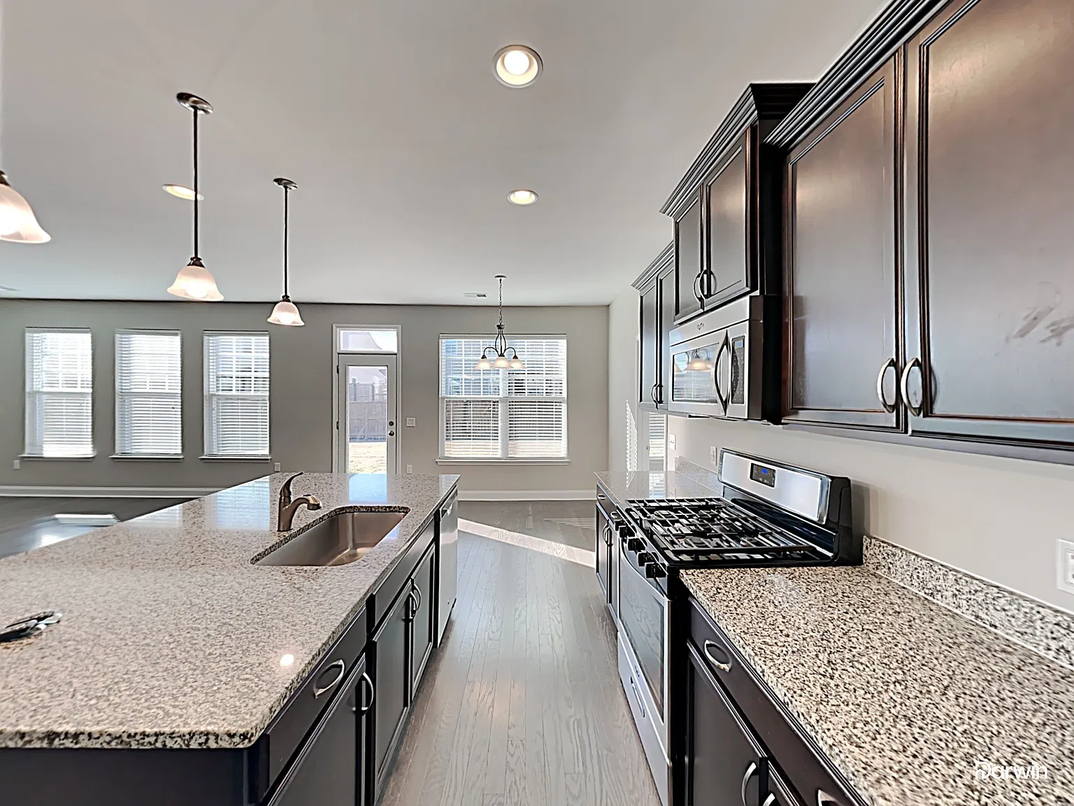 4 bed, 3.5 bath, 2937 sqft, $2,880 — Photo 4