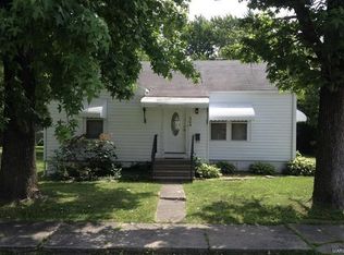 304 E 9th St, West Frankfort, IL 62896