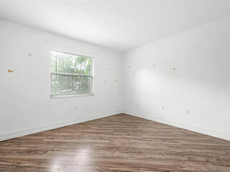 3223 Beneva Rd #101 — Photo 12