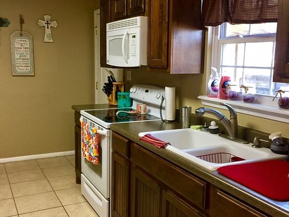 4th image of 111 Diana Dr