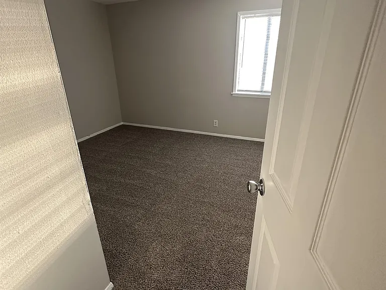 1057 Harold Dr #1 — Photo 10