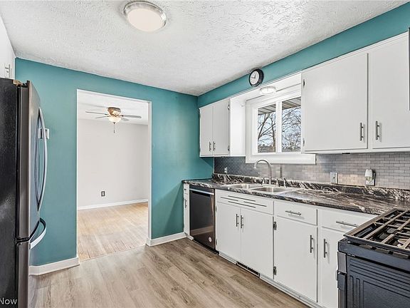4th image of 2465 Meadowside St NW