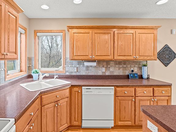 5th image of 10349 49th St NE