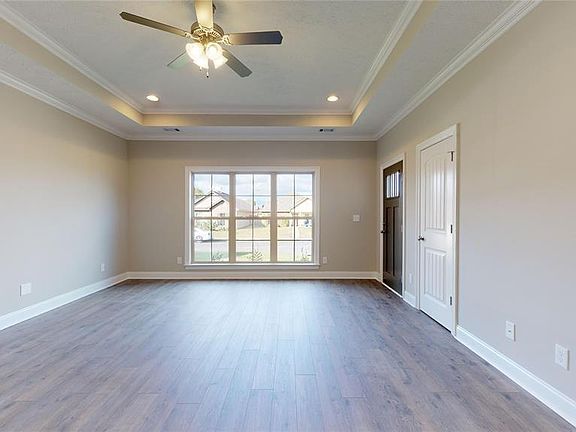 5th image of 1445 Prairie Oak Dr
