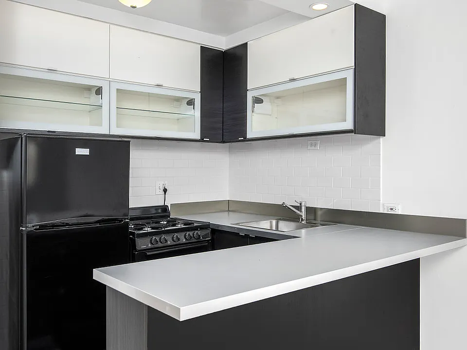 536 W. Addison