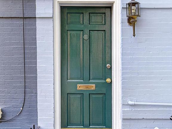 2nd image of 515 13th St NE