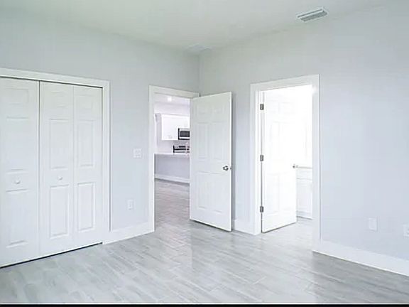 5th image of 342 Rockland St